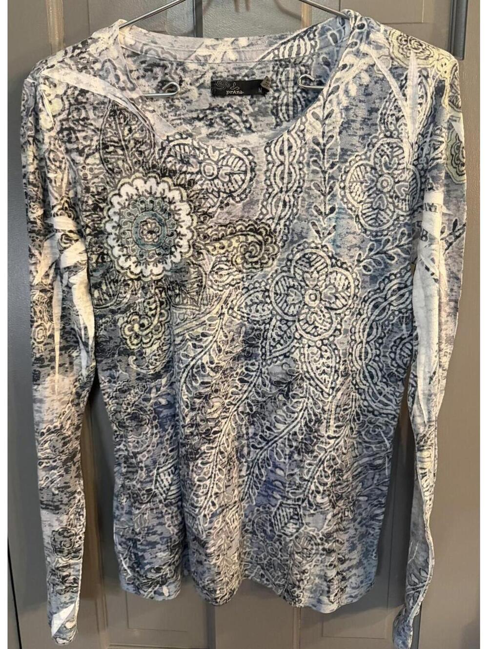 prAna Women's Long Sleeve Patterned Shirt Medium